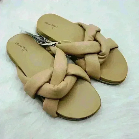 NEW Women's Cosette Padded Slide Sandals - Universal Thread - Tan - Size 8.5 - Picture 2 of 6